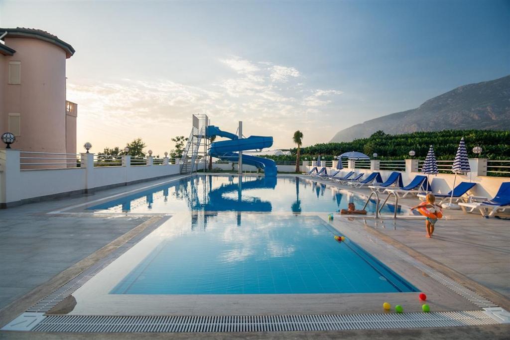 0047 Exodus 2-bedroom Duplex In Mahmutlar With Sea, Mountain And Castle Views Lägenhet